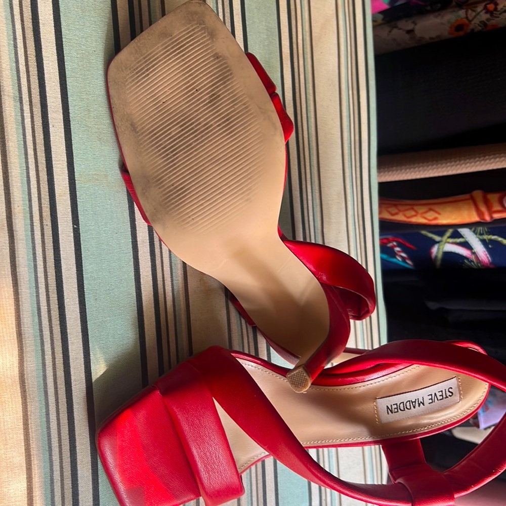 Steve Madden Size 7.5 Only Worn Once. - image 2